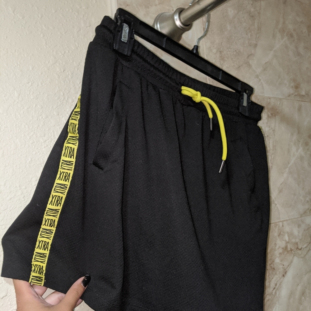 Side letter skirt